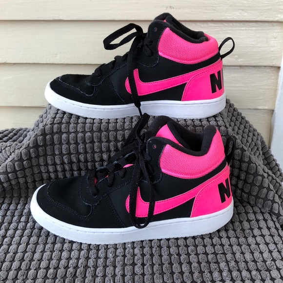 nike hi top shoes